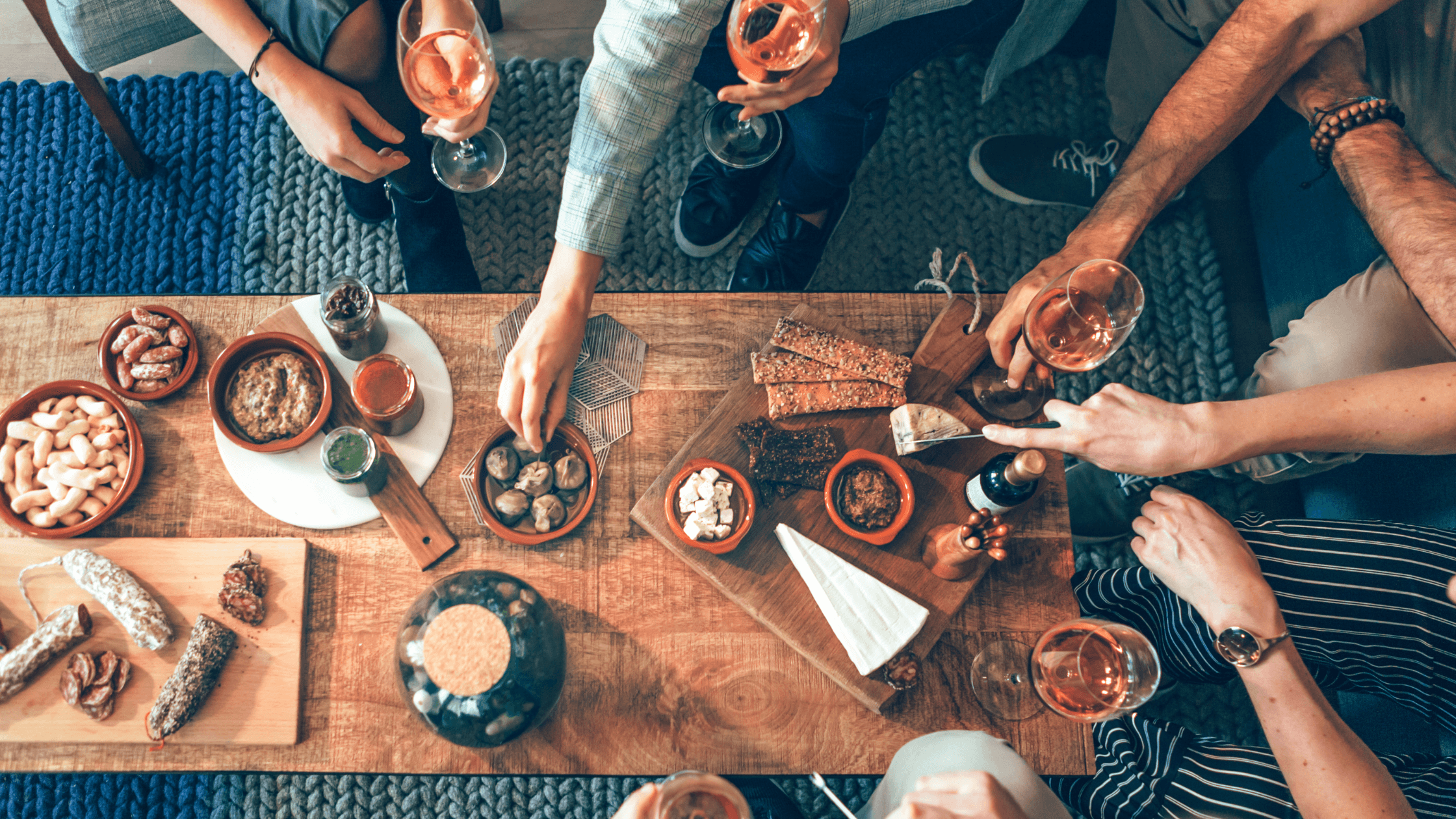 Quali sono i migliori vini per l'aperitivo? Scopri i vini ideali per ogni occasione - Vinolog24.com